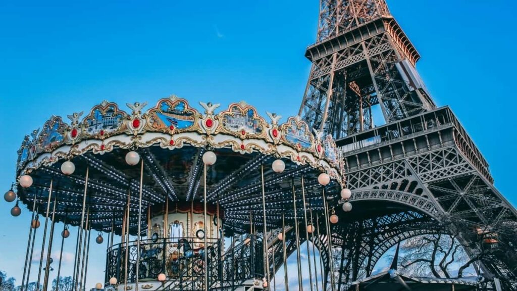 2025 Facebook influencer marketing jak najít Italy brands v Czech Republic