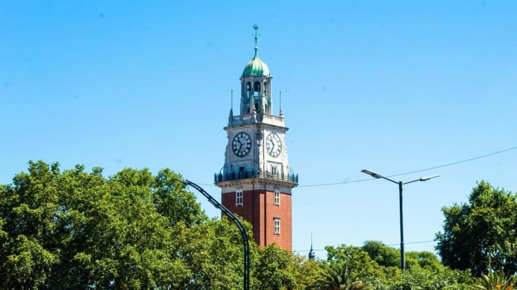 Přehled cen reklamy na WhatsApp v Rusku pro rok 2025