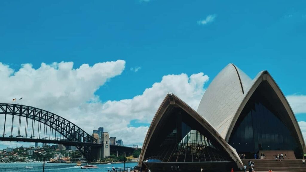 Prakticky pruvodce pro ceske tvurce: jak najit, oslovit a uzavrit spoluprace s bulharskymi znackami pres Threads pro GRWM obsah.