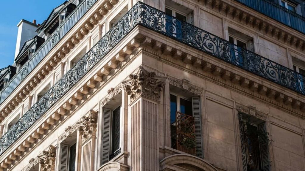 Prakticky navod pro ceske tvurce, jak oslovit lucemburske modni znacky na Twitteru, vybudovat lookbooky a domluvit spoluprace krok za krokem.