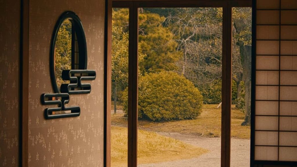 Prakticky navod pro CZ inzerenty, jak objevovat a najimat vietnamske LinkedIn tvurce pro mikro-influencer produktove trialy; lokalni taktiky, nastroje a rizika.