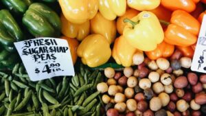 Prakticky navod, jak identifikovat a aktivovat estonske Clubhouse tvurce pro kampan na mobilni aplikace obsahuje taktiky, rozpocet, meritelne metriky a mistni insighty.