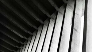 Prakticky navod pro ceske inzerenty, jak najit a spolupracovat s realnymi tvurci z Myanmaru na Moj pro autenticke recenze a lokalni dosah.