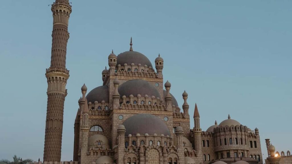 Prakticky navod pro ceske inzerenty: jak najit thajske LINE tvurce, spustit sponzorovane challenge a merit vysledky s lokalnimi taktikami a daty.