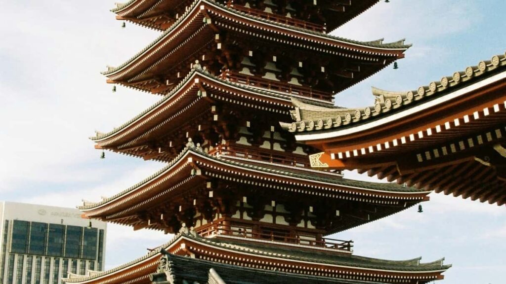 Prakticky pruvodce pro ceske tvurce: jak najit, oslovit a vyjednat GRWM videa se znackami z Pakistanu na Shopee taktiky, sablony zprav a rizika.