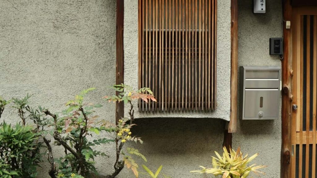 Prakticky navod pro ceske tvurce: jak najit, oslovit a domluvit spolupraci s finskymi znackami prodavajicimi na Amazonu pro giveaway kampane.