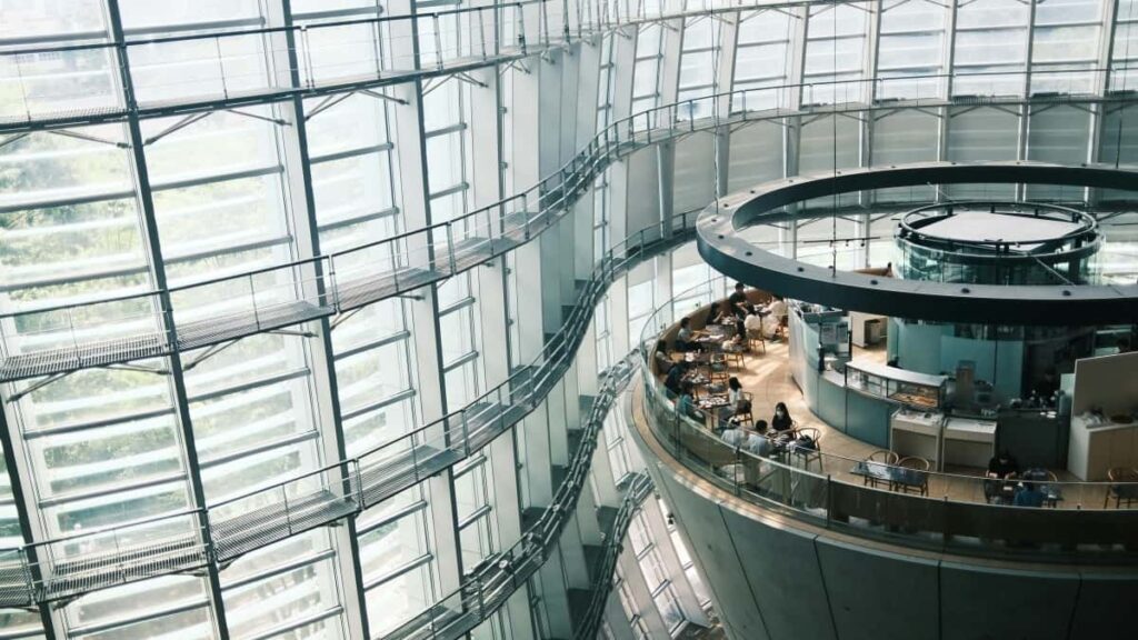 Prakticky pruvodce, jak cilene najit a zapojit georgijske Vkontakte micro a nano tvurce pro produktove trialy a stale-on kampane.